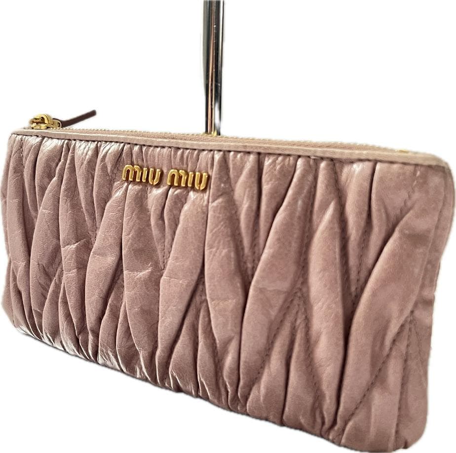 MIUMIU マテラッセ パーティバッグ ポーチ　クラッチバッグ　レザー　ピンク