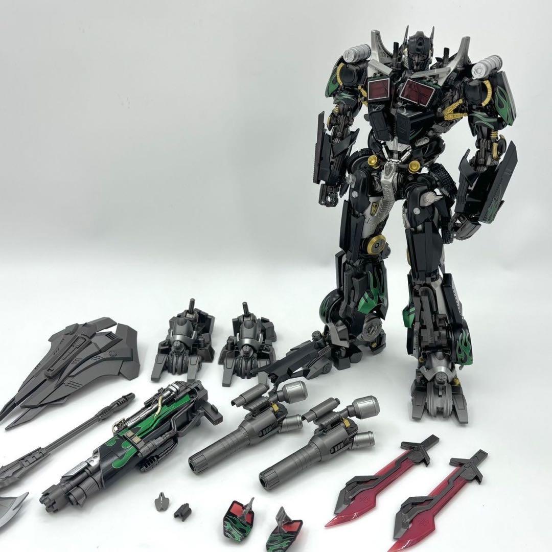 DLX同じサイズ　　ダークオプティマスプライム　ネメシスプライム