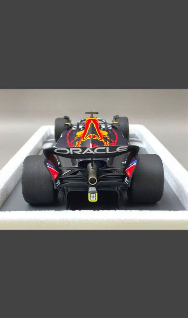 PMA ミニチャンプス 1/18 オラクル レッドブル レーシング RB18