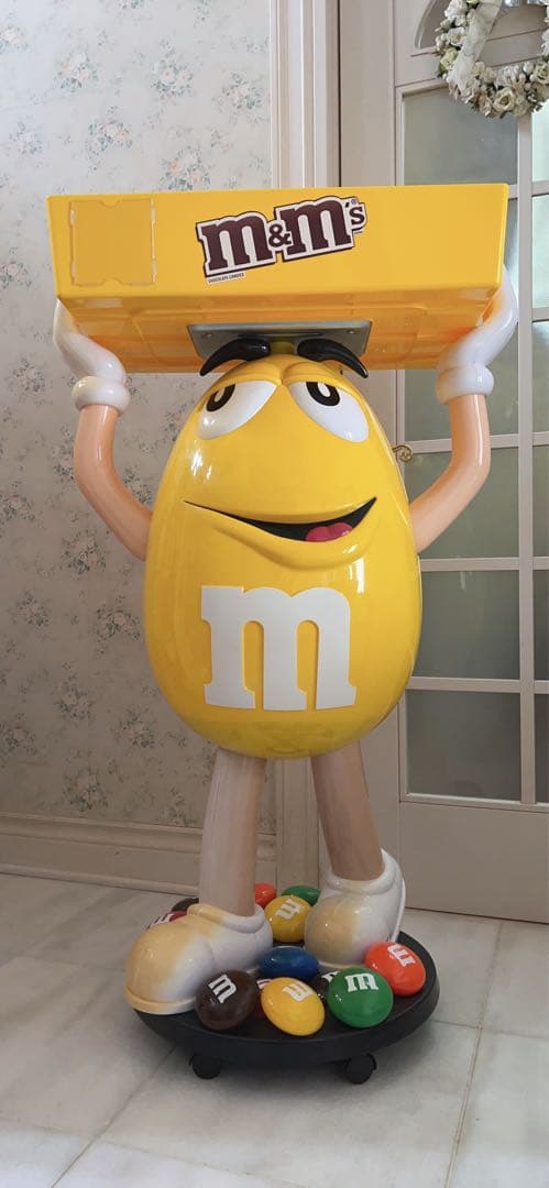 M&M's ストアディスプレイ イエロー