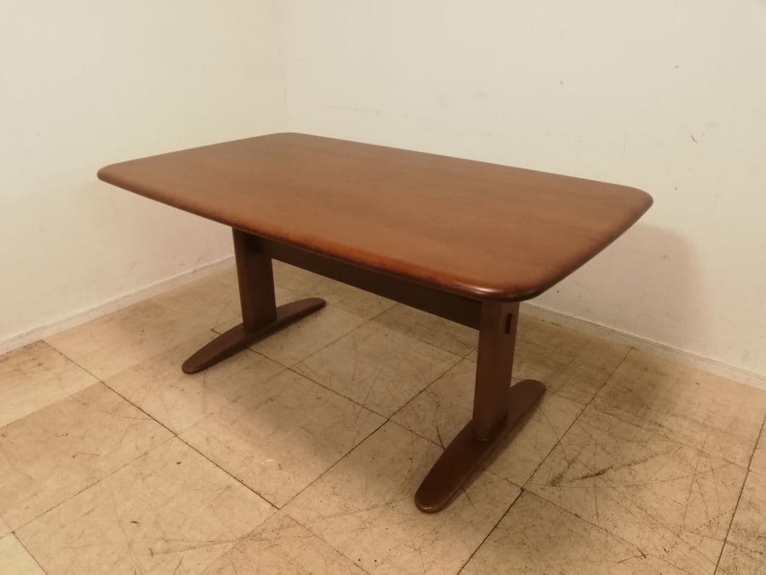 IDC大塚 飛騨産業 キツツキマーク HIDA クレセント ダイニングテーブル