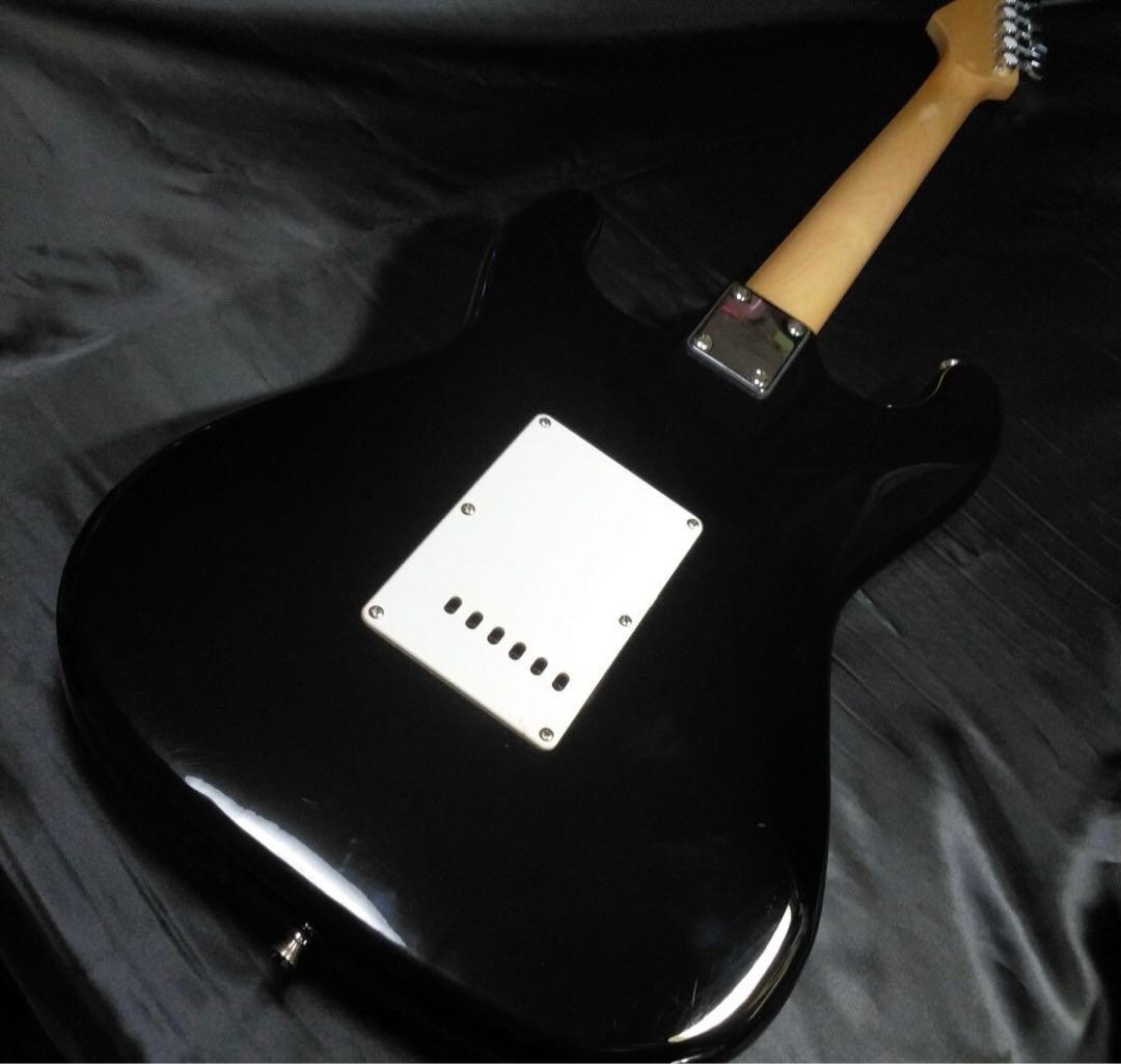 ノーブランドストラトキャスター　ブラック　ノイズレス処理&オレンジドロップ