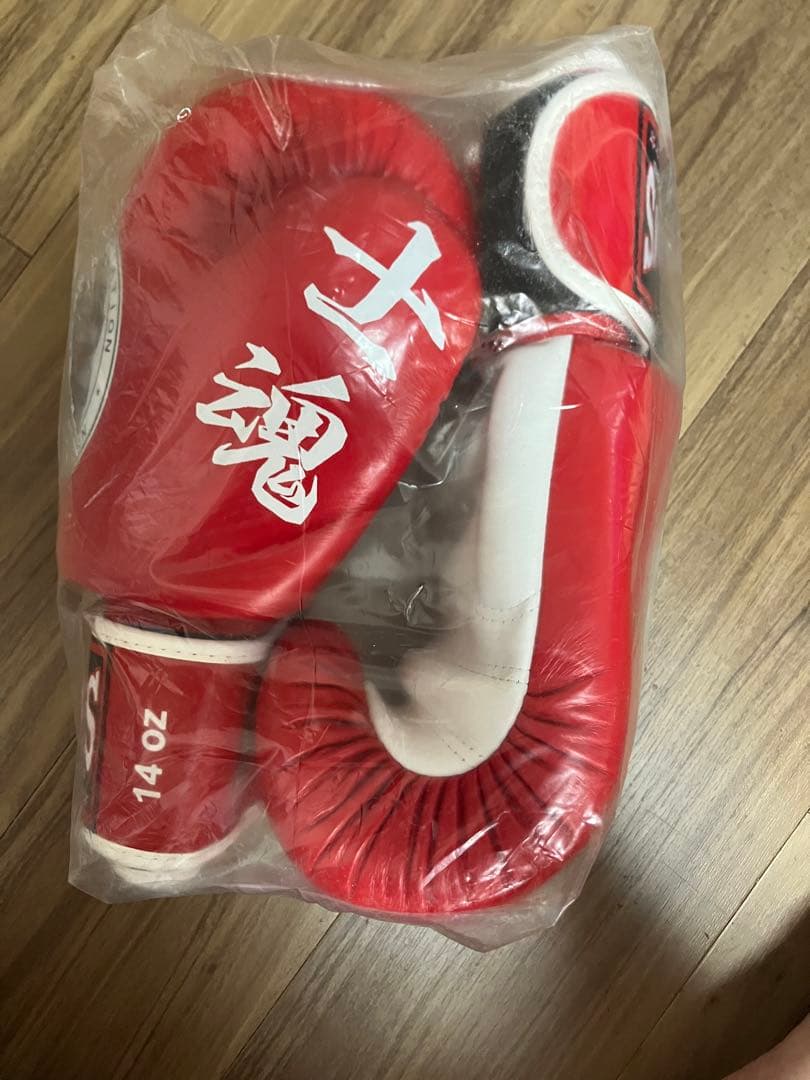 twins グローブ　14オンス 本革　士道館コラボ消臭スプレー付き