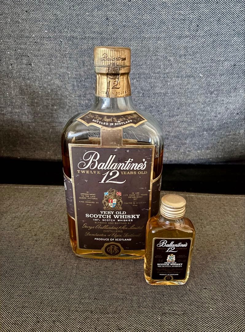 バランタイン12年　赤青紋章　裏面エンボス有り　1960年代　古酒　未開封
