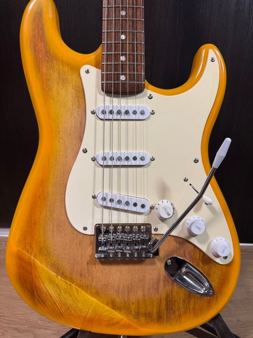 世界に1本！Squier ストラト 手仕上げバースト アルニコV搭載