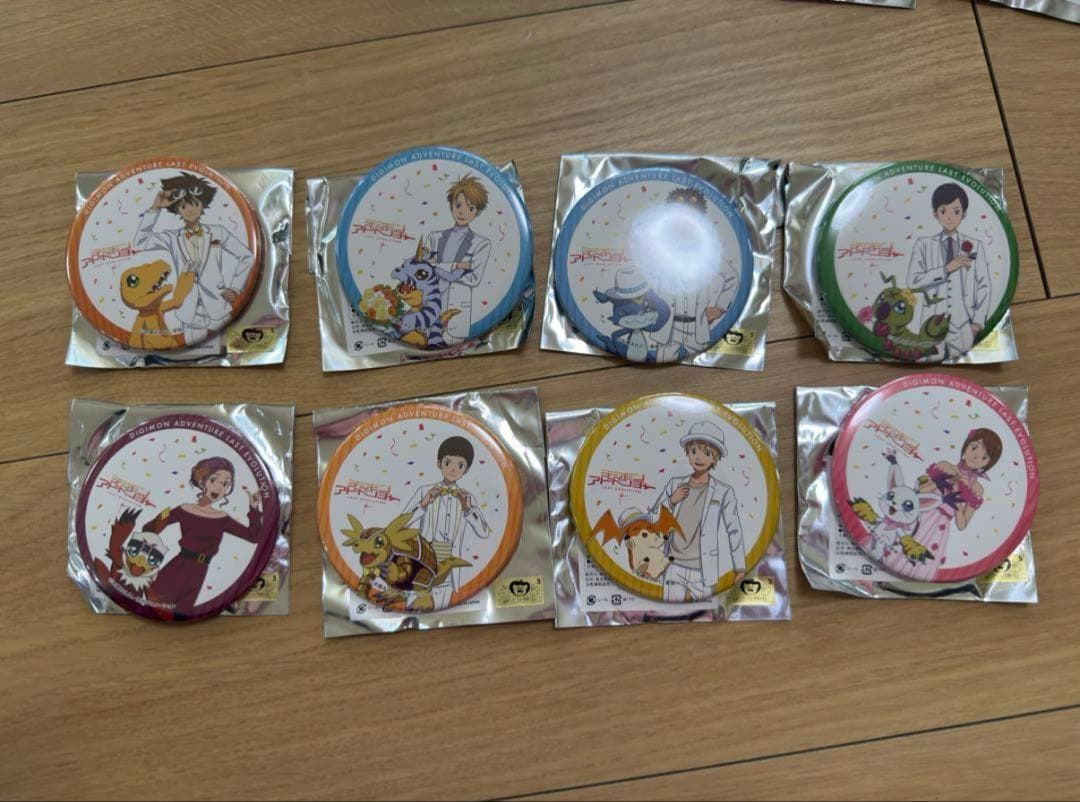 デジモンアドベンチャー ラスエボ カラオケの鉄人 缶バッジ 全8種