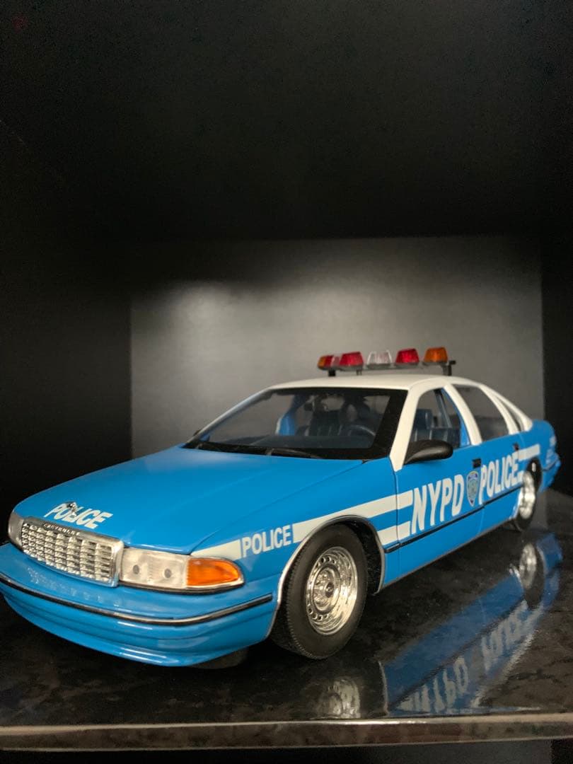 希少1:18シボレー カプリスNYPD