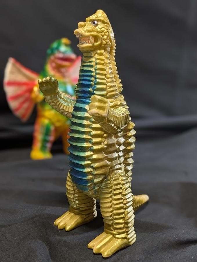 レッドキング＆ドラコ羽付（ブルマァク復刻）ソフビフィギュア２体セット