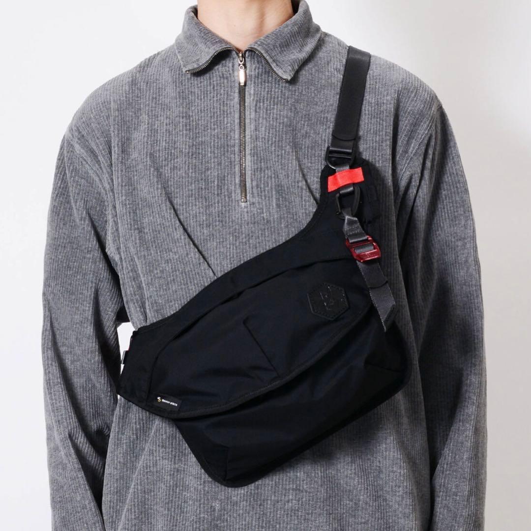 STRICT-G MSPC 機動戦士ガンダム　スリングバッグ シャア・アズナブル