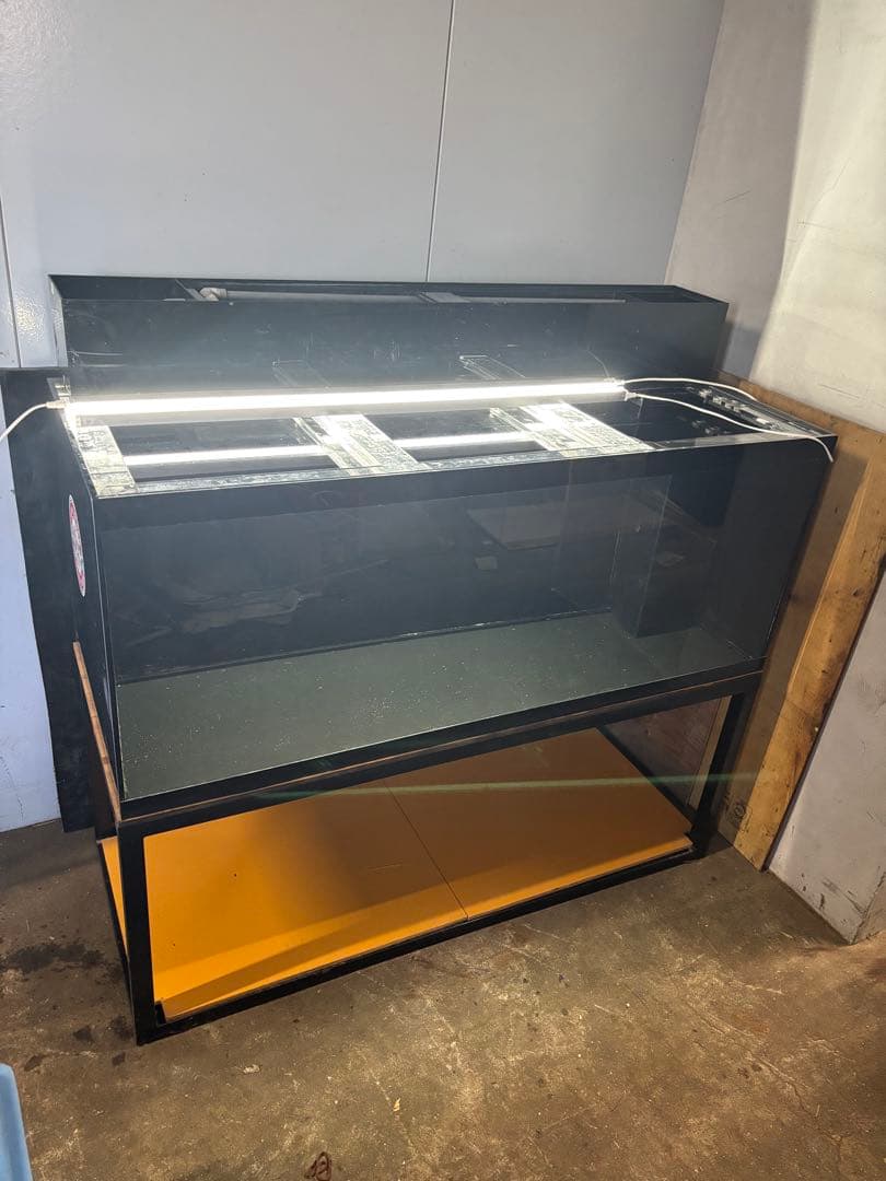 アクリル水槽　150 60 60