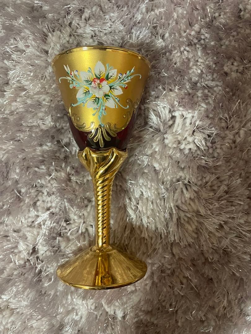 ベネチアングラス　ワイングラス　 24kT 赤と金の花柄ガラス杯
