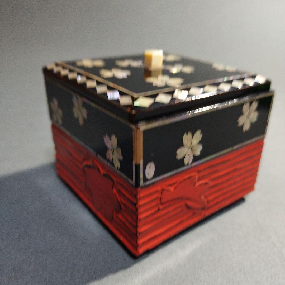 螺鈿細工　小箱