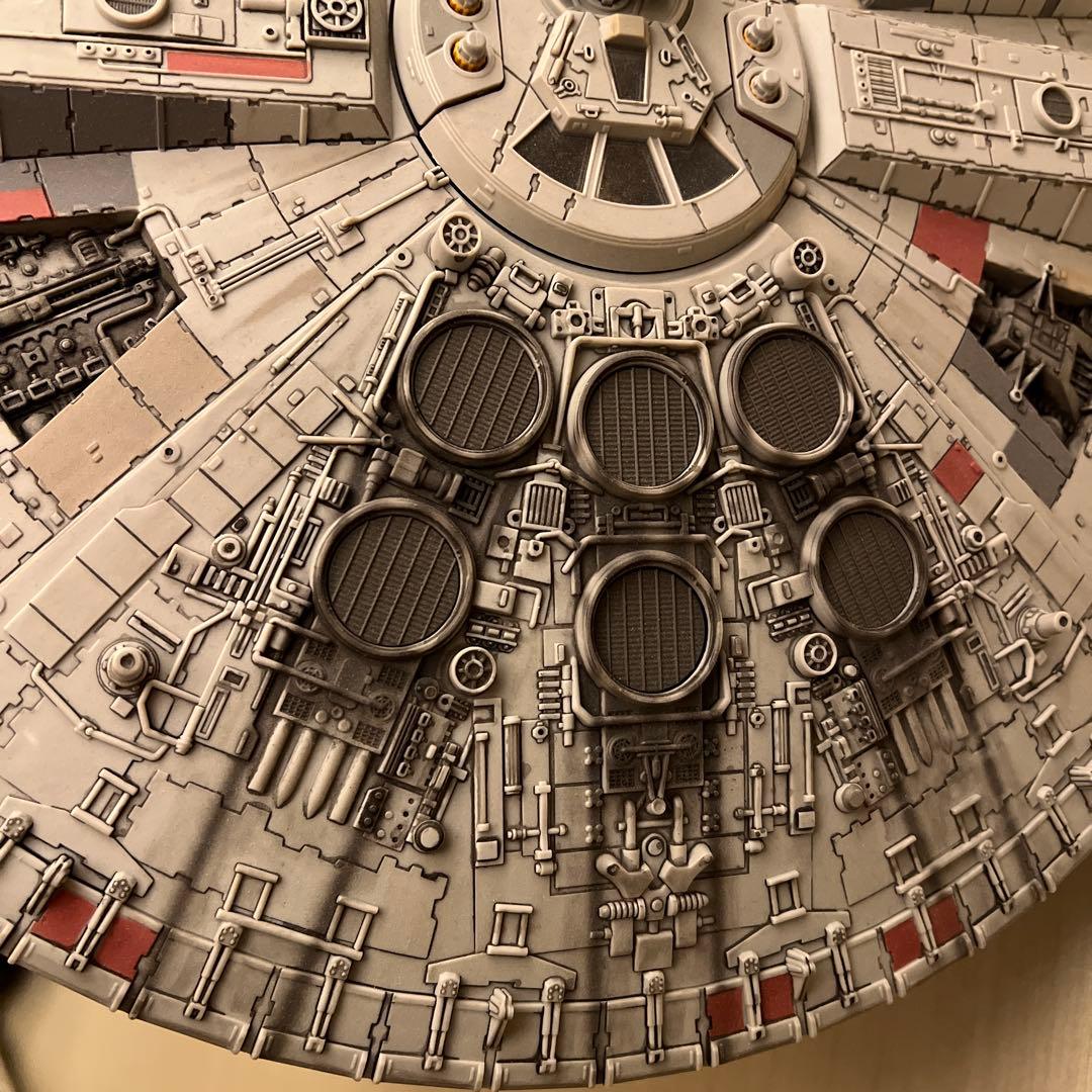 ミレニアムファルコン　フィギュア付き　40cm