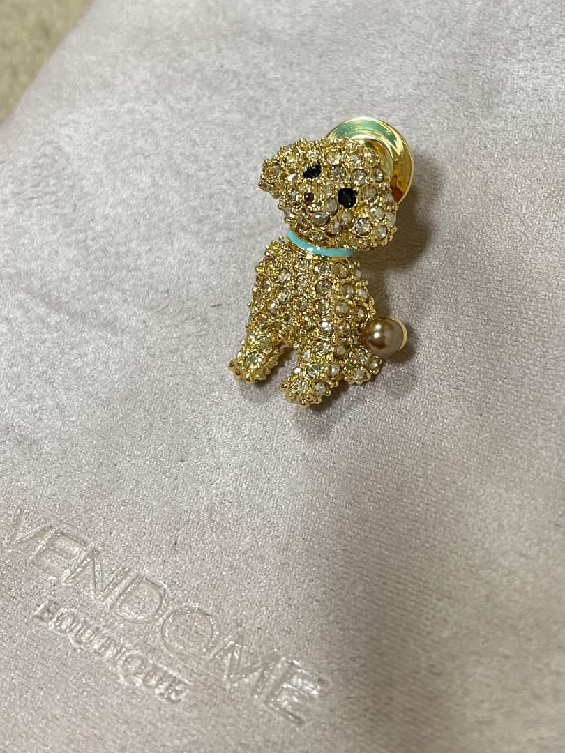 【完売品】ヴァンドームブティック フェイラーコラボ 限定品 ブローチ・ハンカチ