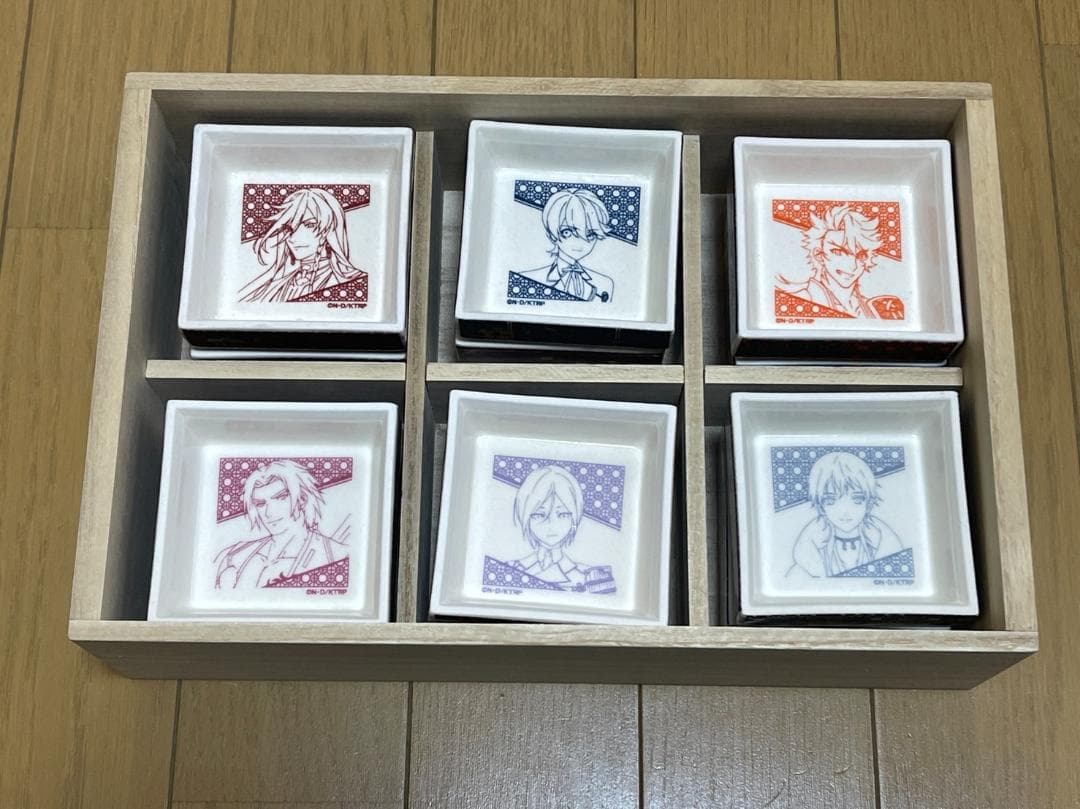 限定品　活撃　 刀剣乱舞 小物入れ 九谷焼セット