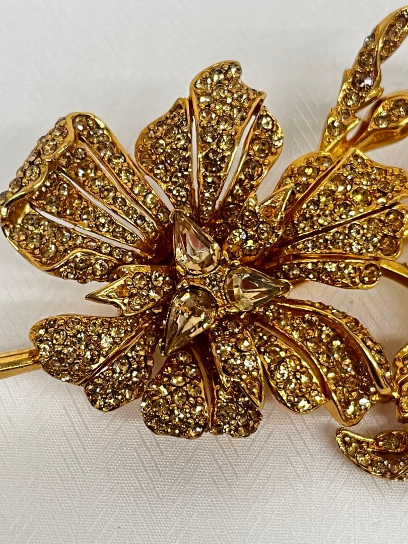 CINER サイナー　ブローチ　花モチーフ　ゴールド