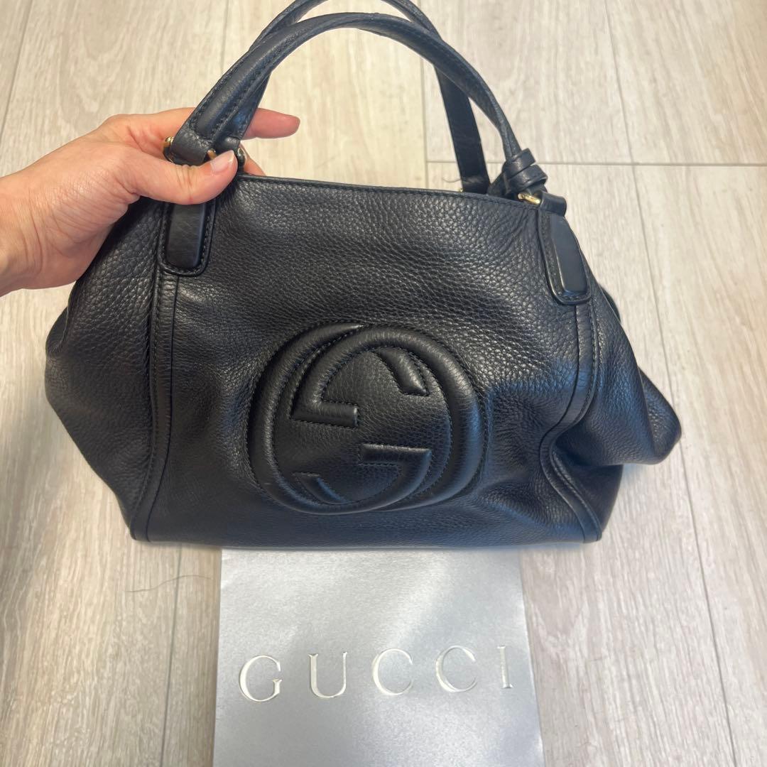 GUCCI ブラックレザーハンドバッグ