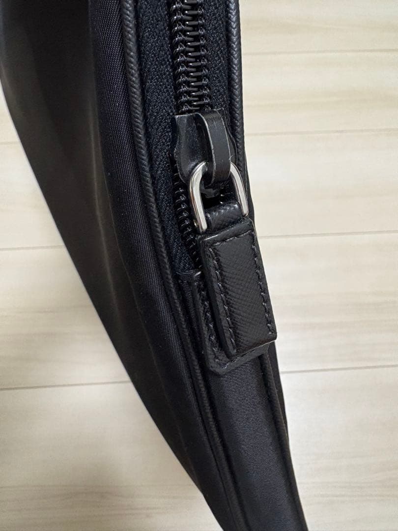 【数回使用・極美品】PRADA パソコンバッグ PCケース クラッチバッグ