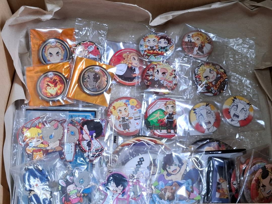 鬼滅の刃 まとめ売り アクリルスタンド 缶バッジ ラバスト