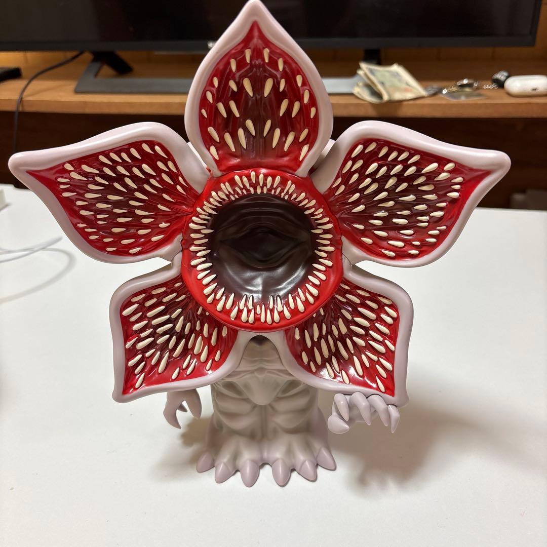 ストレンジャーシングス　デモゴルゴン　ソフビ貯金箱