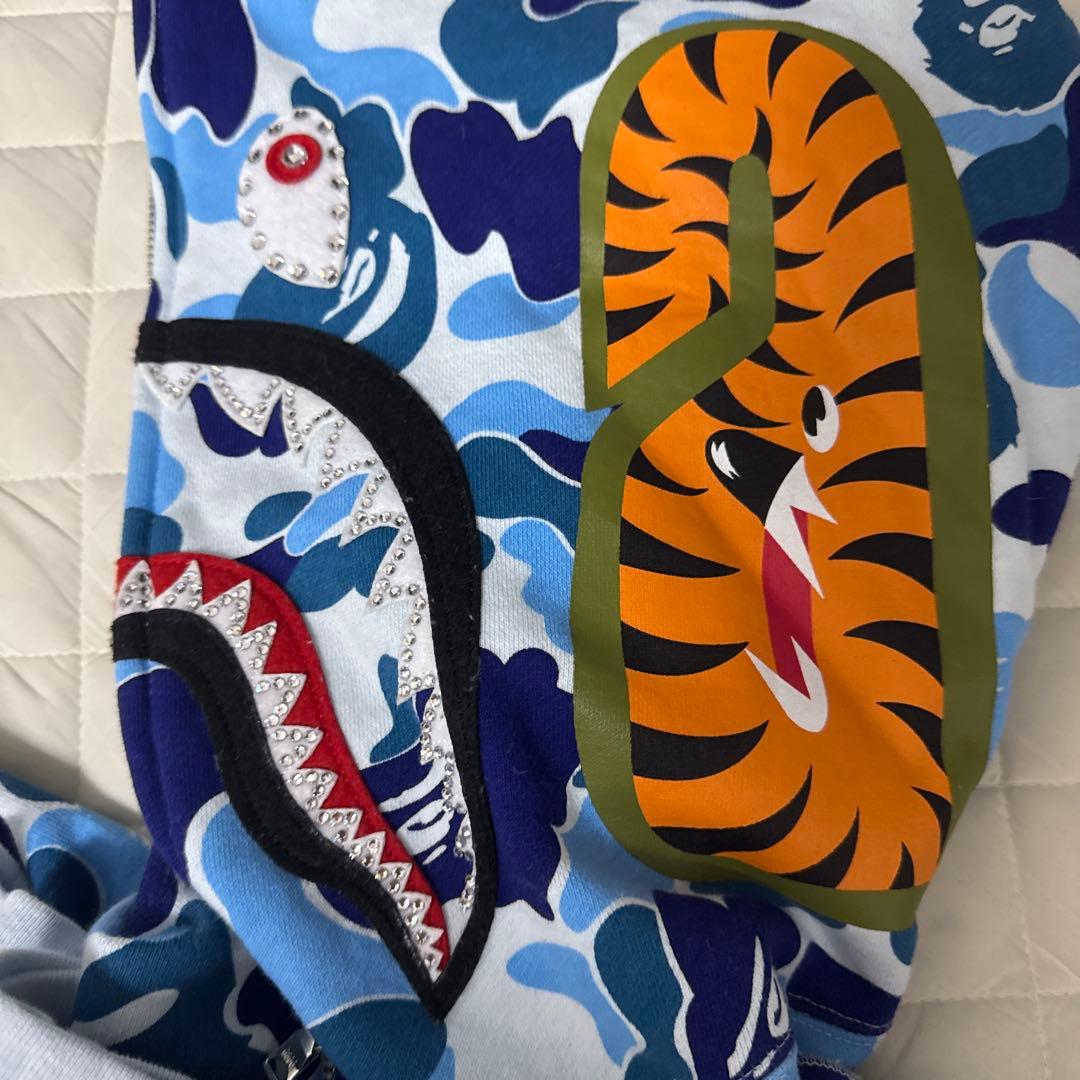 【希少】A BATHING APEパーカー限定品