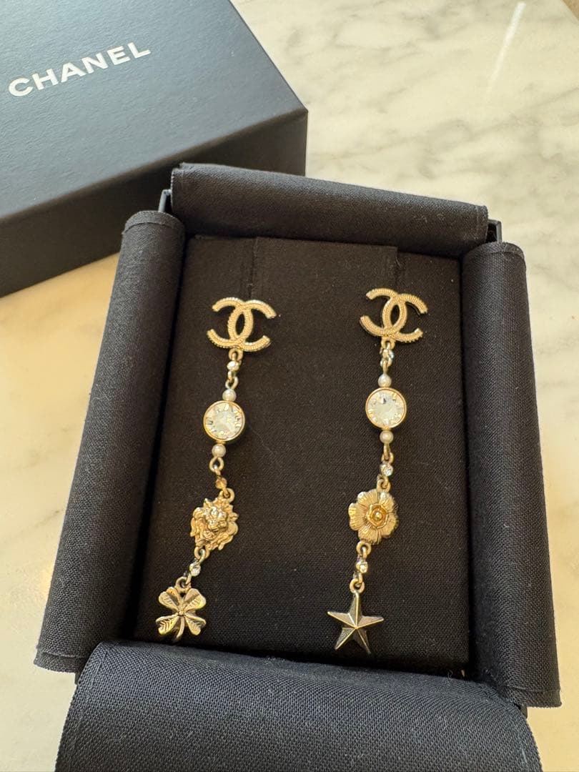 CHANEL ゴールド ロングピアス 花 星