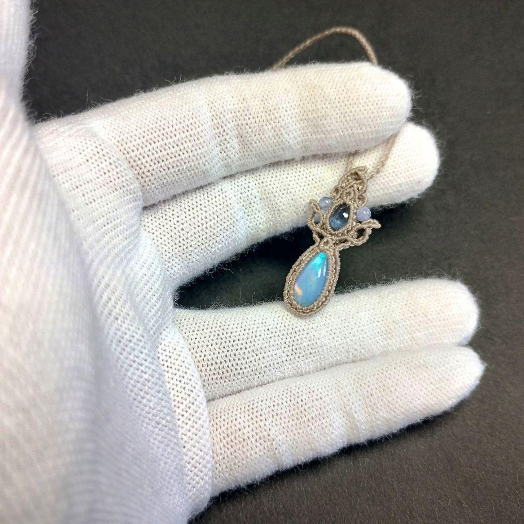 【あさ】オパール&サファイヤのマクラメ編みネックレス　ペンダント　天然石