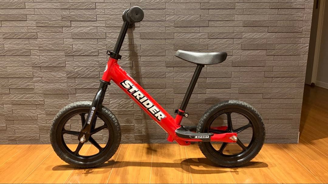 ★ akko★ ストライダー スポーツモデル 12インチ 赤 レッド