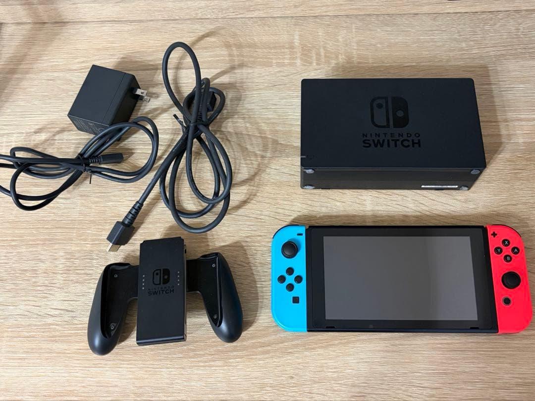 Nintendo Switch 初期モデル　本体 赤/青 充電器付き　箱無し