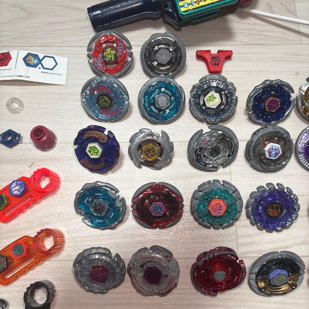 た*す様 ベイブレードセット 約32個以上のパーツ