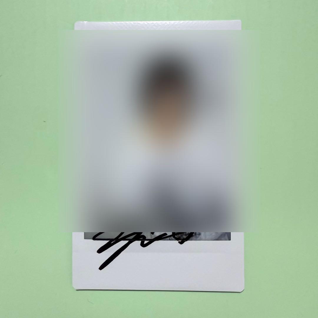 LOONA yves softerror ビデオコール参加特典 直筆サインポラ