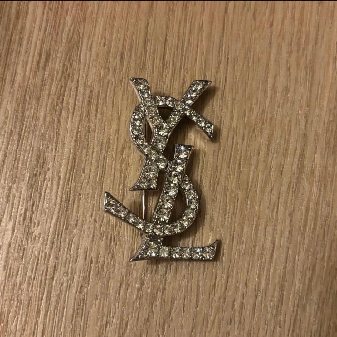 【未使用】YSL ロゴ ブローチ シルバー クリスタル