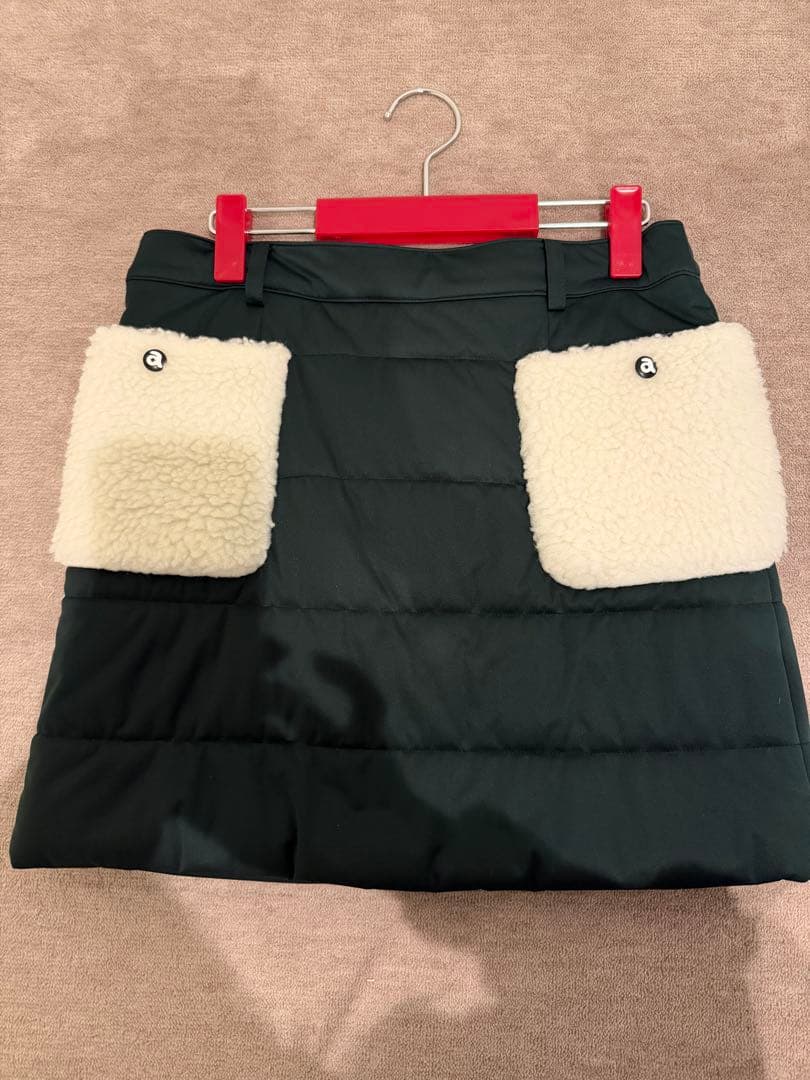 ブラックキルティングスカート フリースポケット付き