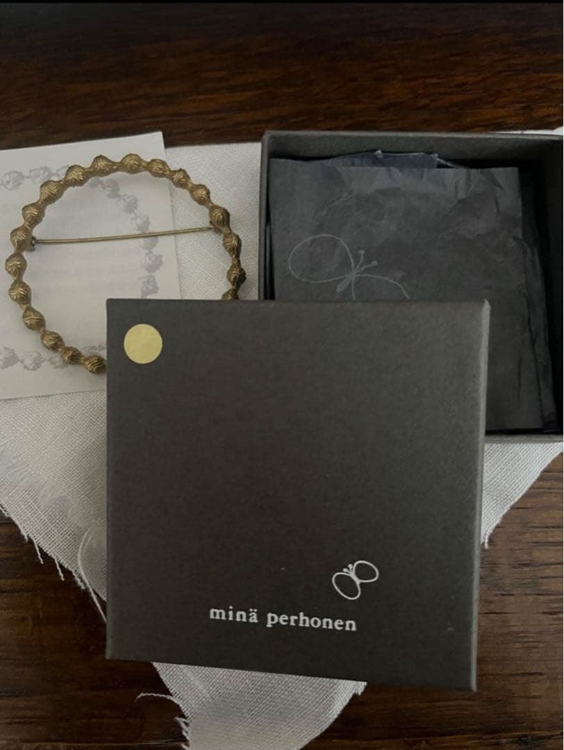 ミナペルホネン　タンバリン　ブローチ