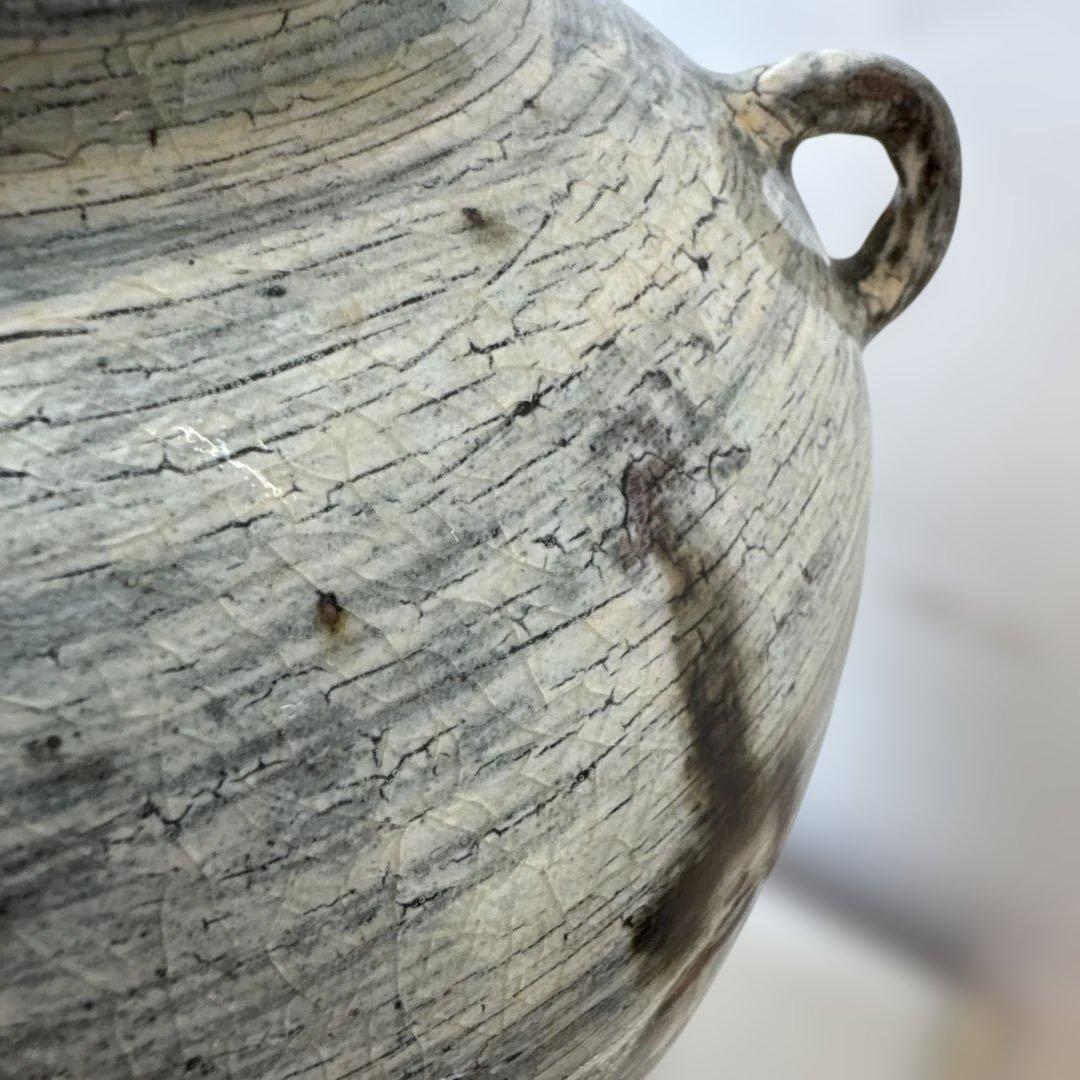 韓国　古美術　灰色と黒の模様の陶芸の壺