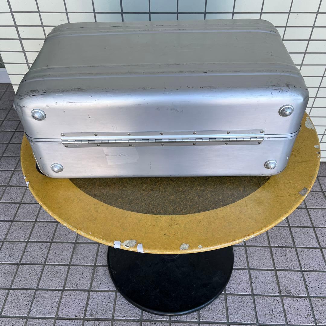 ZEROハリーバートンのキャリーバッグです