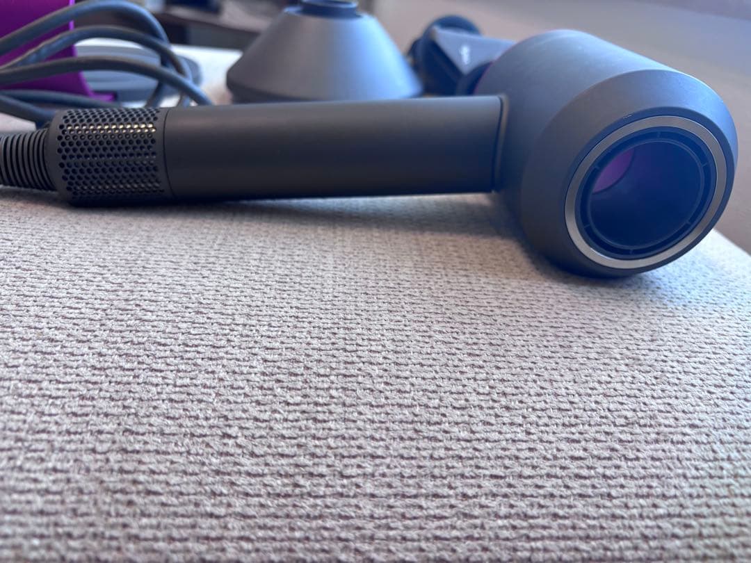 Dysonダイソン ヘアドライヤー HD08 ピンク　スタンド付き（ジャンク品）