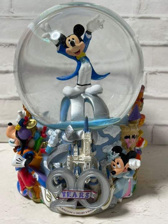 ディズニー20周年　ミッキー　スノーグローブ・スノードーム・フィギュア・置物