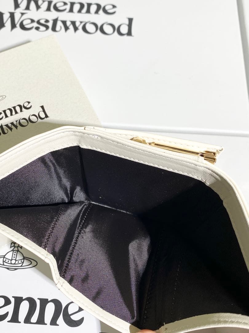 Vivienne Westwood ホワイト三つ折り財布