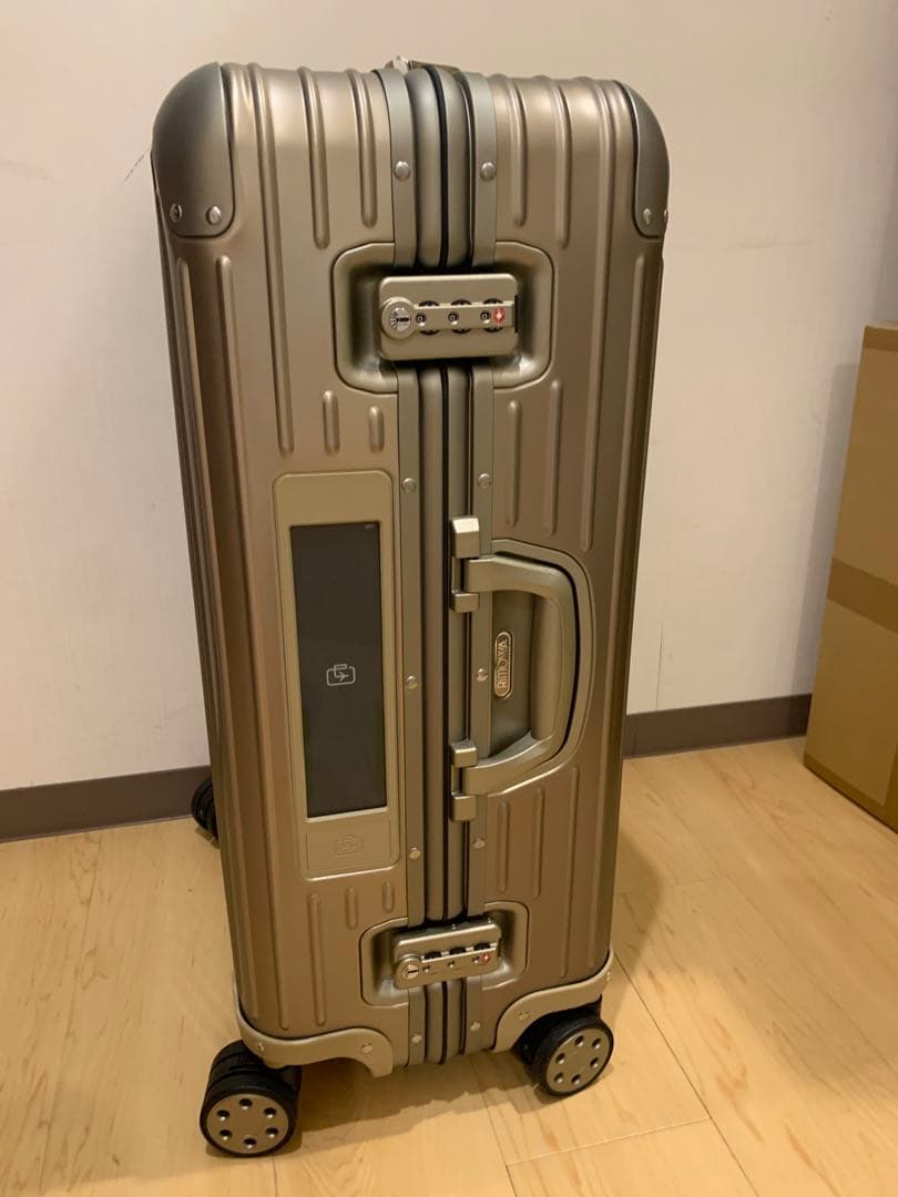 リモワRIMOWAトパーズ　チタニウム　キャリーケース67L