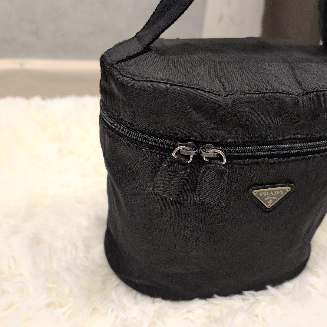 PRADA プラダ ナイロン バニティ バッグ ブラック 三角ロゴプレート