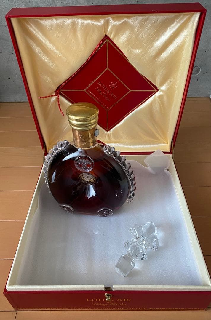 レミーマルタン ルイ13世バカラ 金キャップ 四角形箱 700ml 中古 未開栓