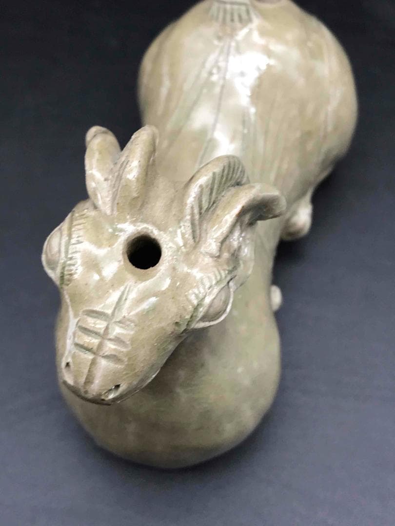 中国骨董　隨―唐時代　青磁越州窯　羊　置物　旧家蔵出し(C-8)