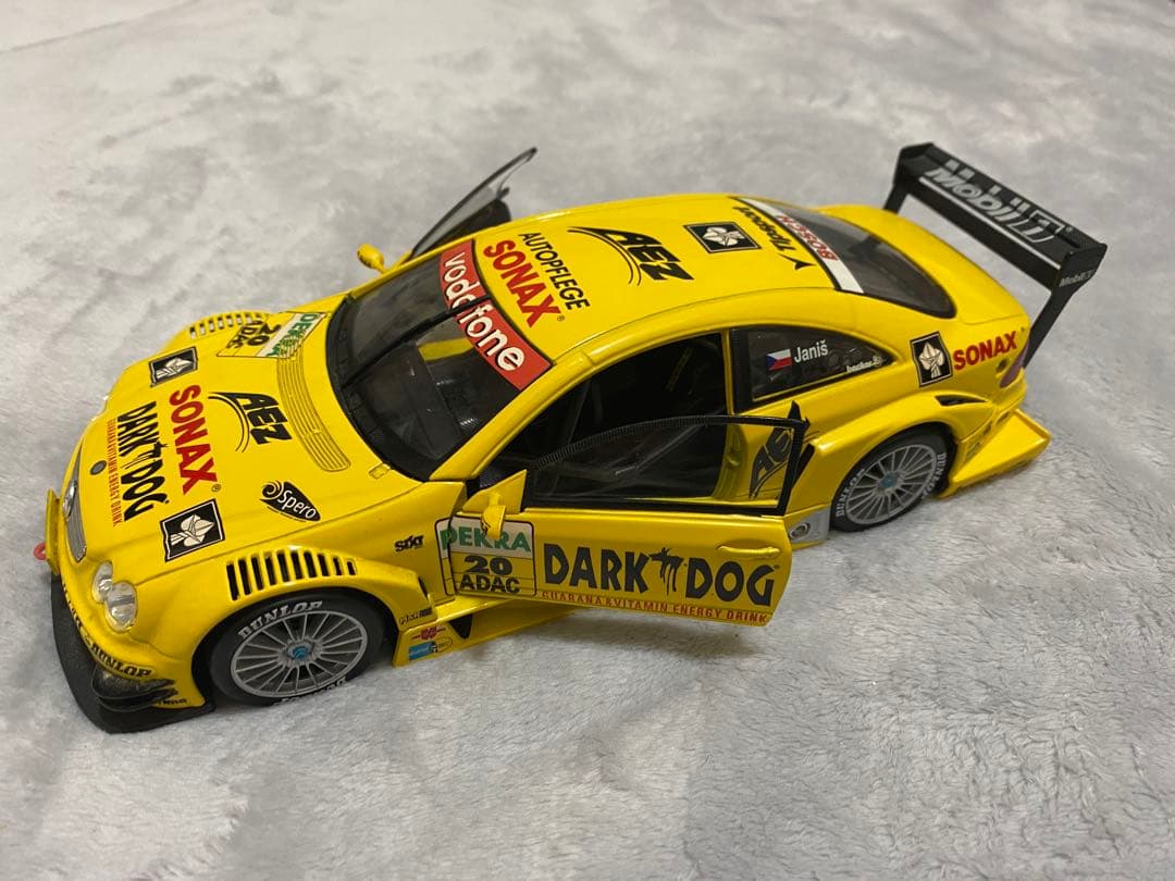 ミニカー Maisto Mercedes-Benz CLK-DTM 2004 1/18