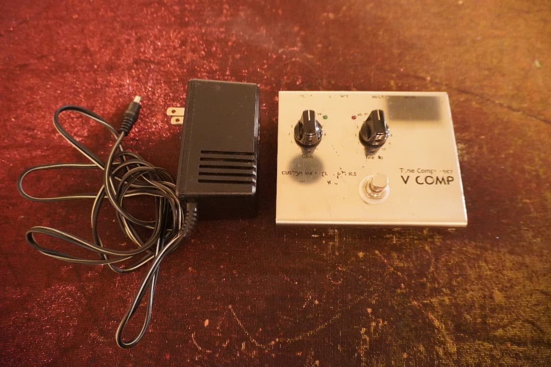 V COMP コンプレッサー 本体とACアダプター