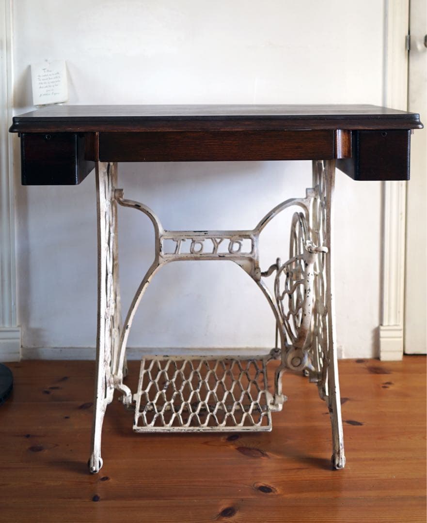 ミシン脚テーブル　アンティーク、作業台、ショップ什器、PCデスク、ガーデニング