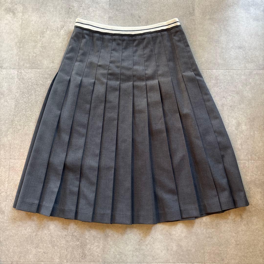 GROVEフロントロゴ プリーツスカートミディ丈　グレー