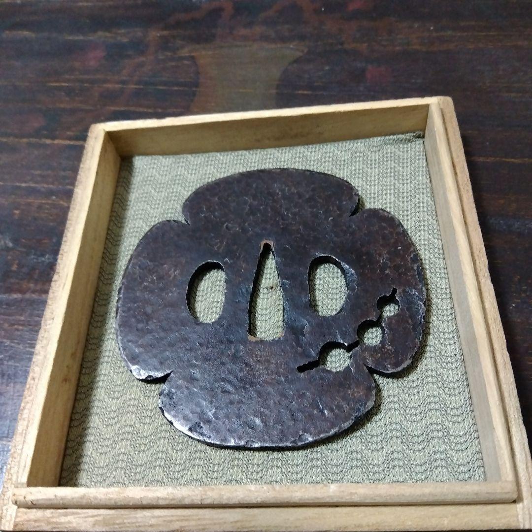 鍔　木瓜形　団子透かし　刀用　打目地模様　明珍派？　桃山〜江戸時代？　美品