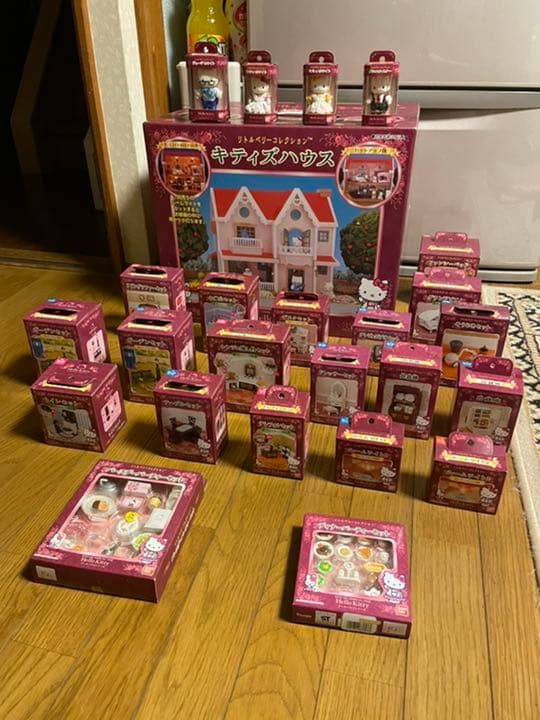 リトルベリーコレクション　Hello kitty ドールハウス