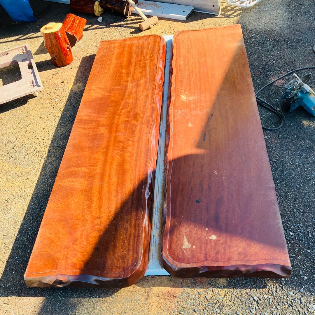 光沢仕上げの木製座卓